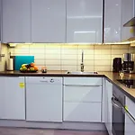 Moderne Ved Solsiden I 아파트