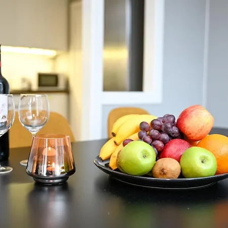 Moderne Ved Solsiden I *