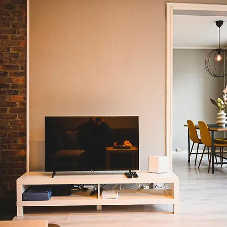 Moderne Ved Solsiden I *