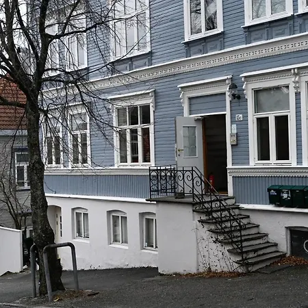Moderne Ved Solsiden I Apartman