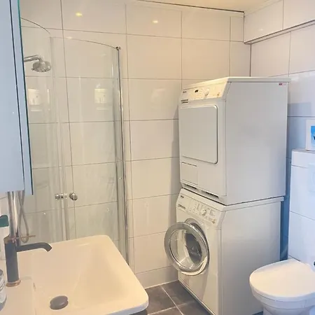 Moderne Ved Solsiden I Apartman