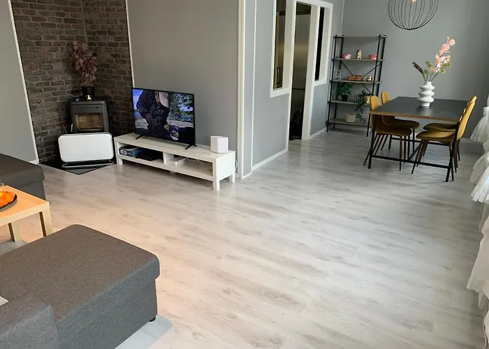 Moderne Ved Solsiden I Lejlighed *