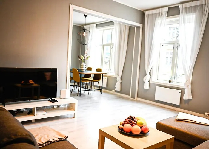 Moderne Ved Solsiden I *
