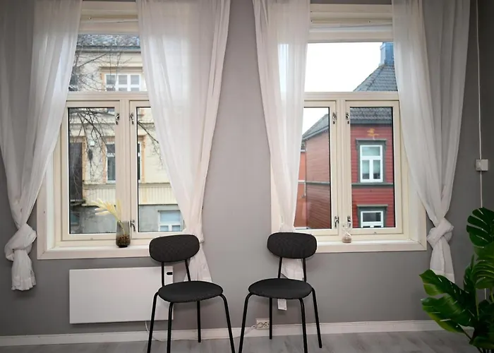 Moderne Ved Solsiden I Lejlighed