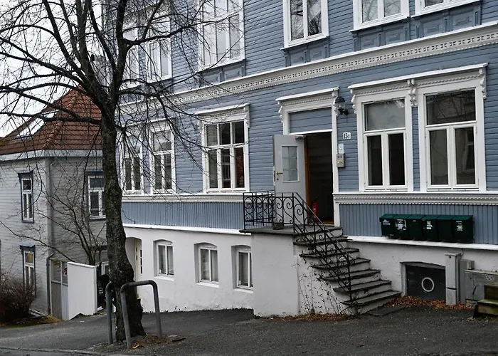 Moderne Ved Solsiden I Lejlighed